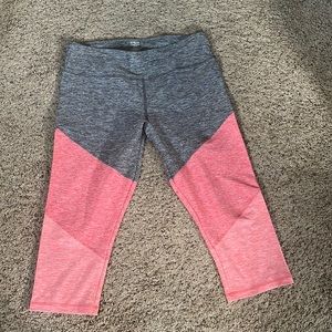 Athletic capri style work out pants